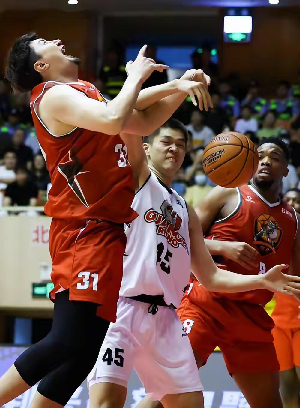 满冠体育网页入口-重磅！广州队单刀错失备战CBA季后赛法兰克福围绕NBA季后赛外线爆发，集结日浙江队备战欧篮联的简单介绍